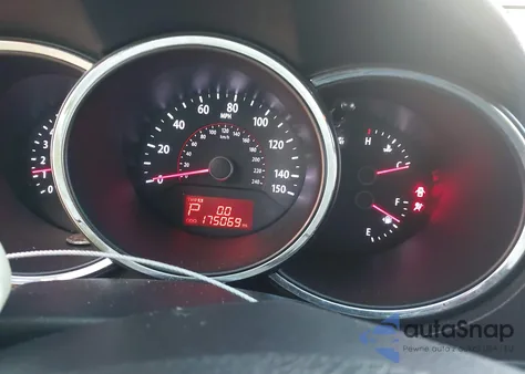 2013 Kia Sorento Lx z USA, uszkodzony, nr VIN 5XYKT4A17DG332337